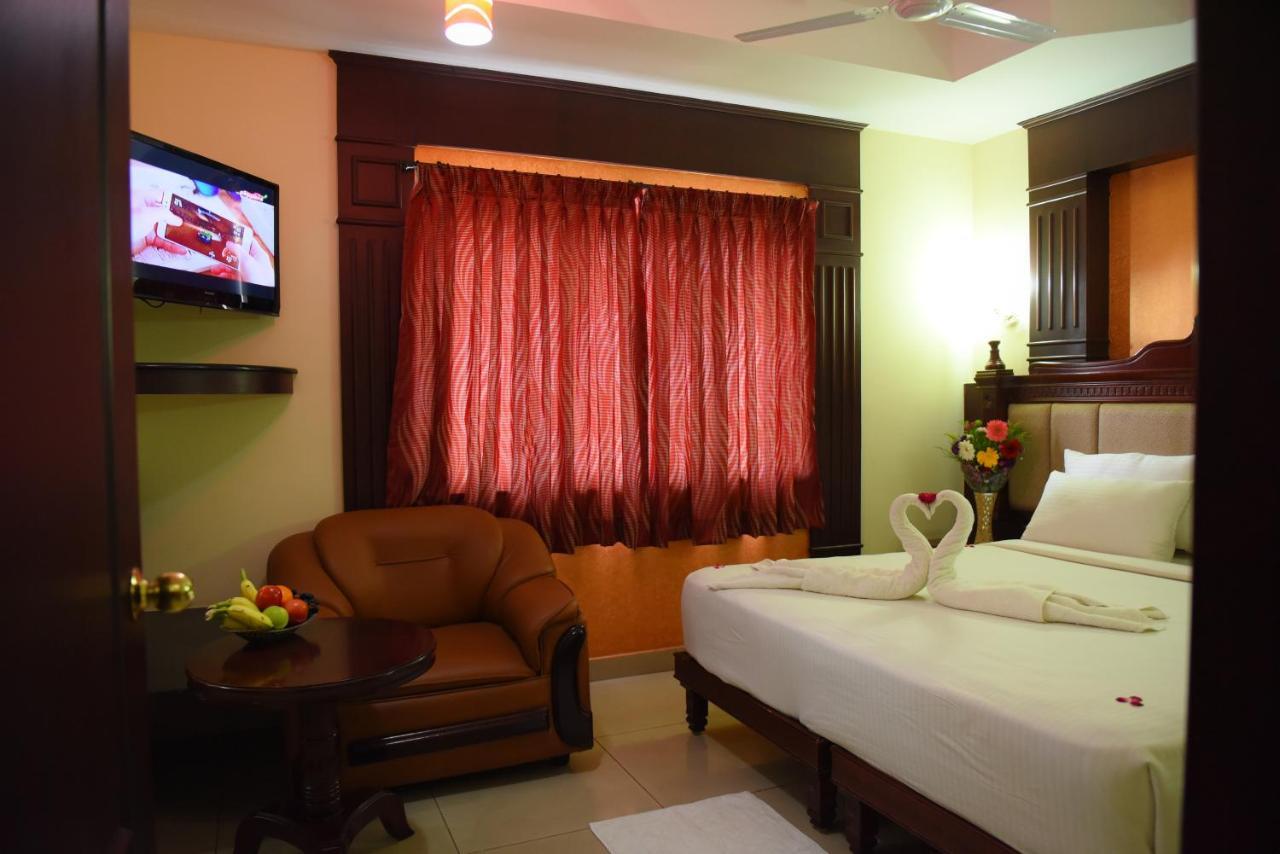 Отель Chendhoor Residency Tiruchirappalli Экстерьер фото