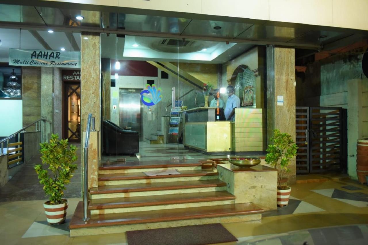 Отель Chendhoor Residency Tiruchirappalli Экстерьер фото